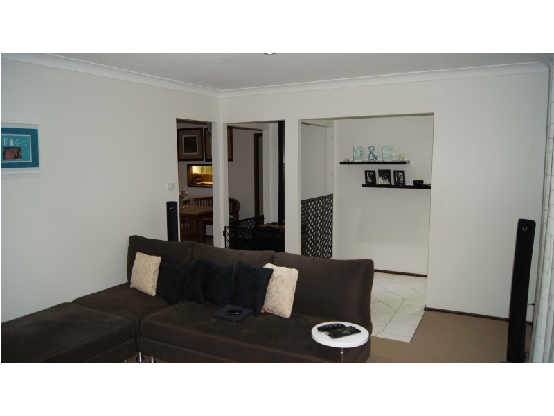 151 Harrow Rd, Glenfield NSW 2167