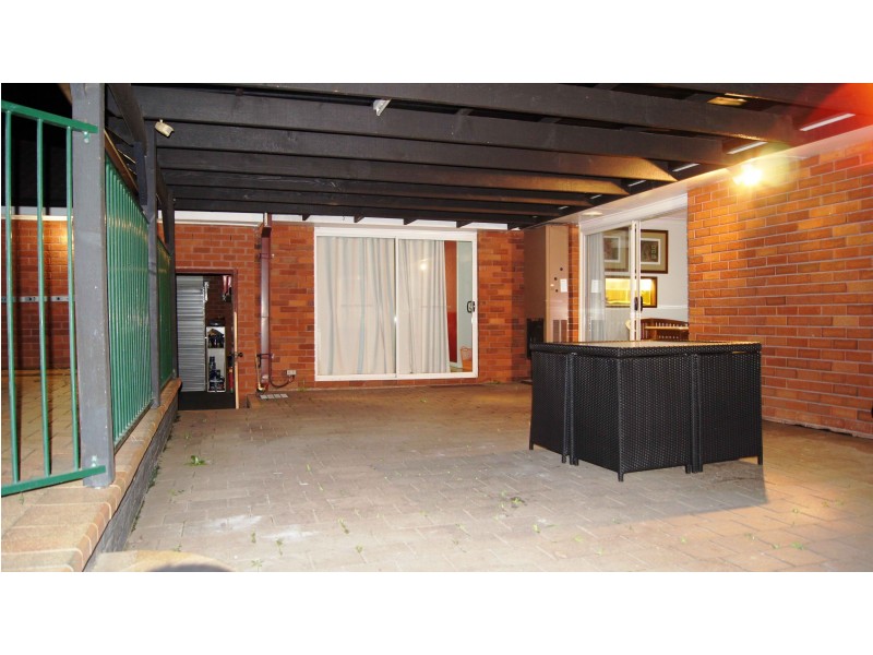 151 Harrow Rd, Glenfield NSW 2167