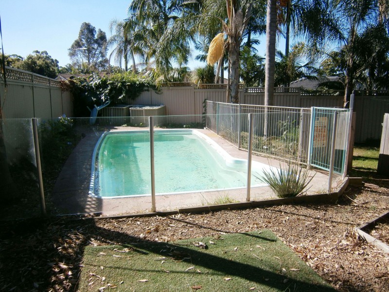 4 Mull Pl, St Andrews NSW 2566