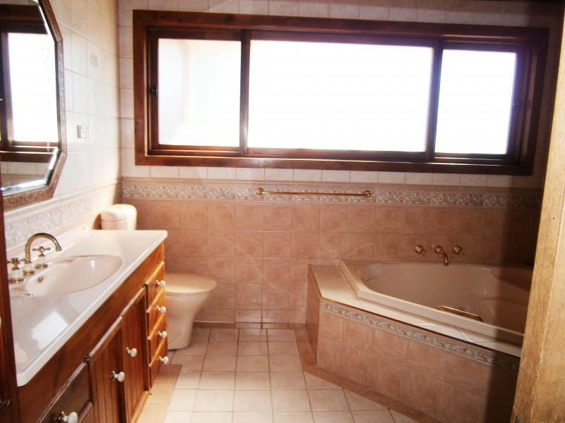 4 Mull Pl, St Andrews NSW 2566
