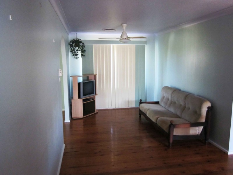 3 Mekeo Pl, Glenfield NSW 2167