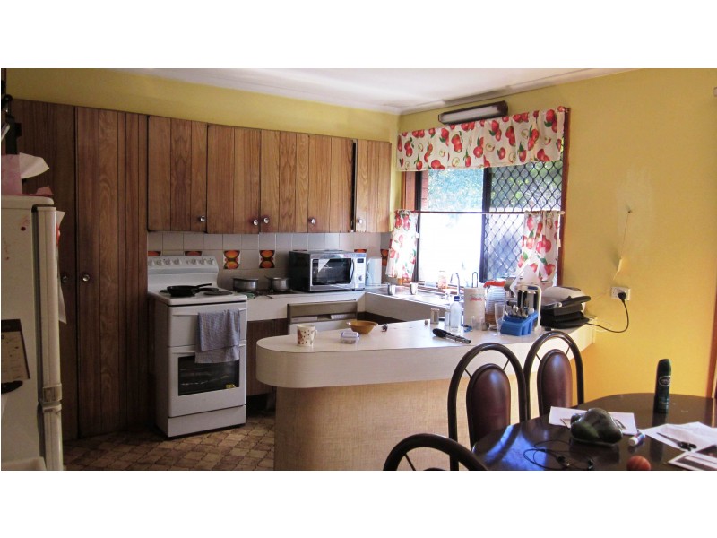 149 Harrow Rd, Glenfield NSW 2167