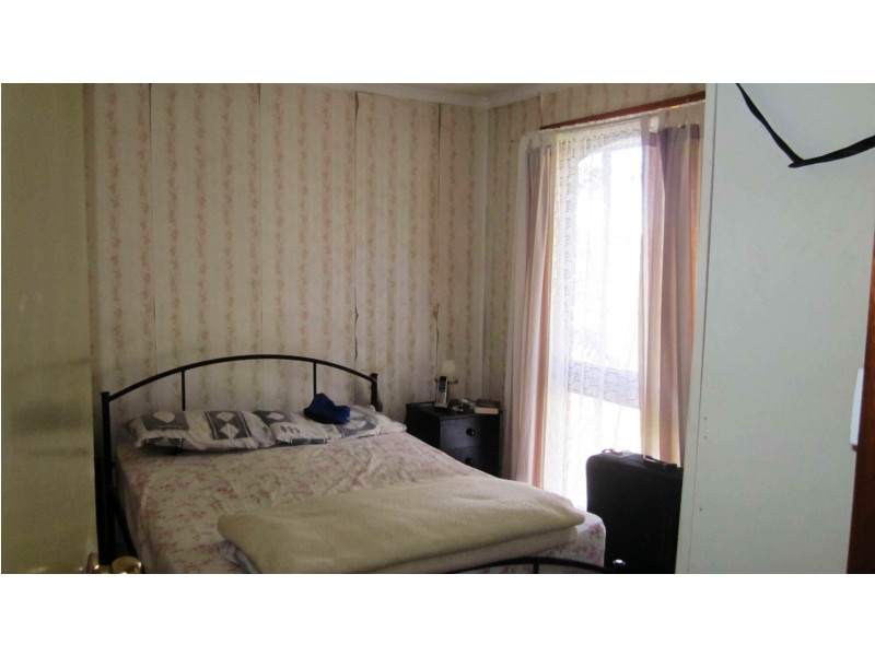 149 Harrow Rd, Glenfield NSW 2167