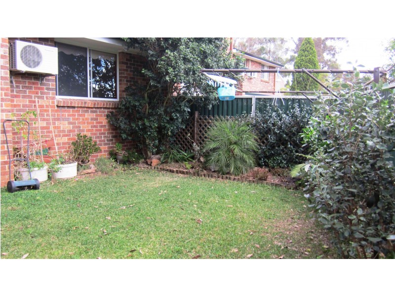 9/18 Hosking Cres, Glenfield NSW 2167