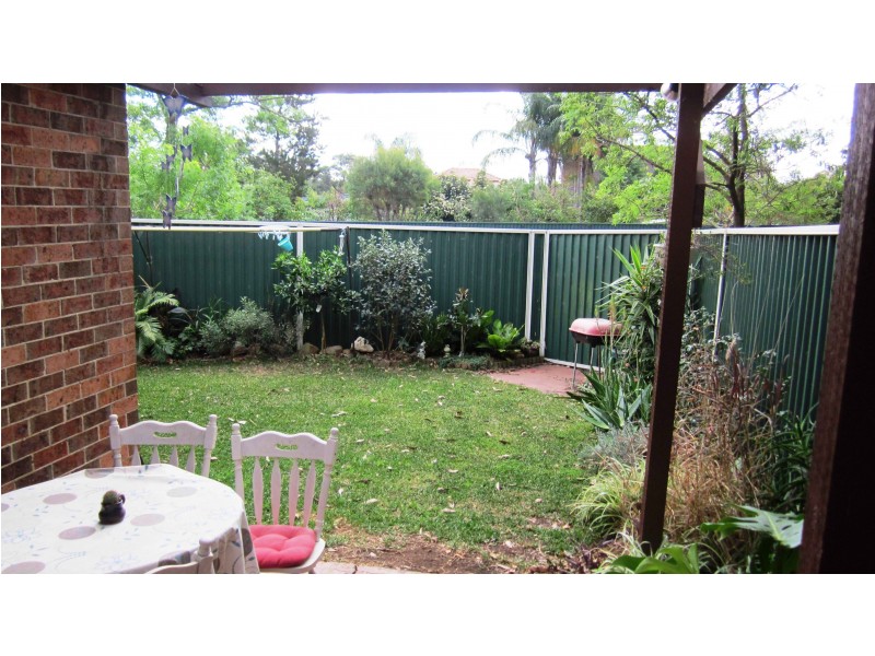 9/18 Hosking Cres, Glenfield NSW 2167