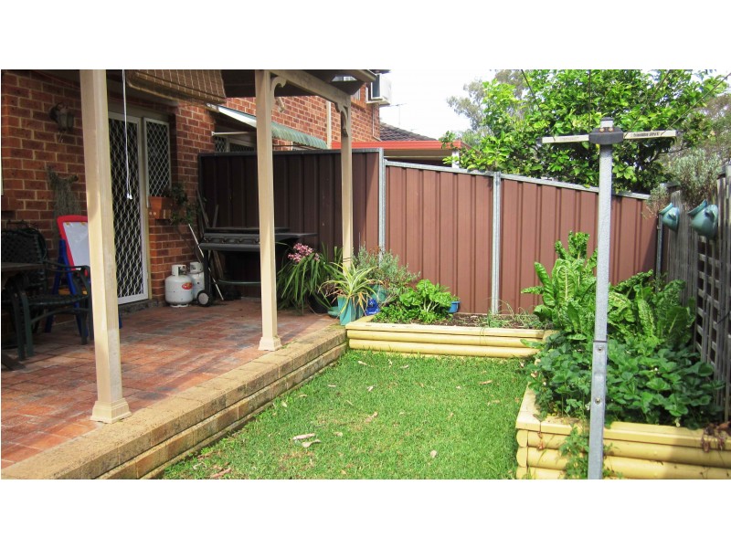 23/212 Harrow Rd, Glenfield NSW 2167