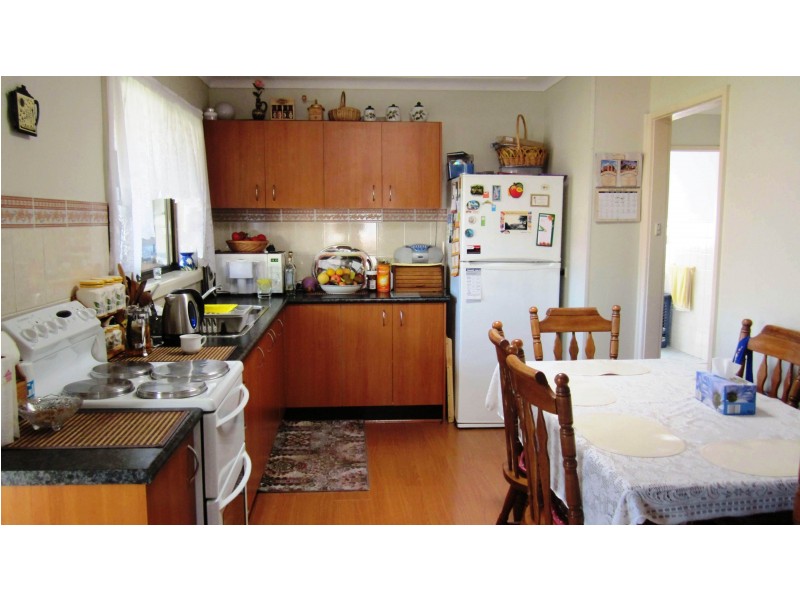 13 Foreman St, Glenfield NSW 2167