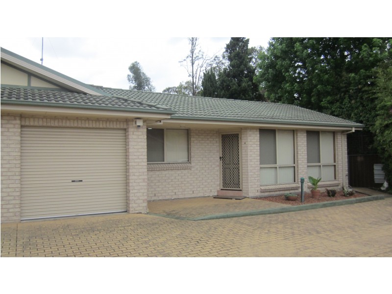 4/32 Belmont Rd, Glenfield NSW 2167