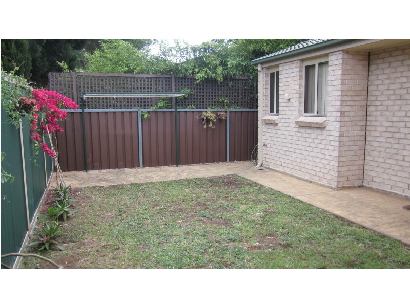 4/32 Belmont Rd, Glenfield NSW 2167