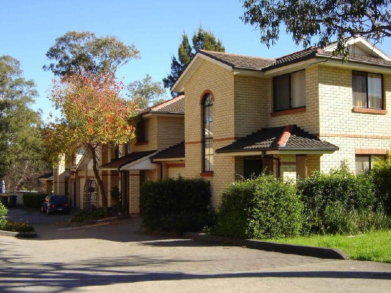 1 Burford Road, Minto NSW 2566