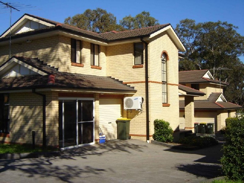 1 Burford Road, Minto NSW 2566