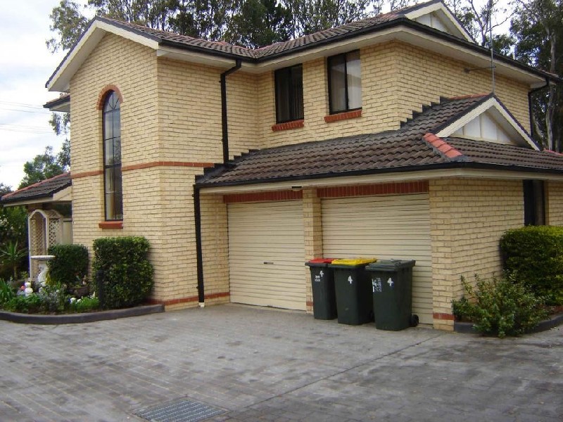 1 Burford Road, Minto NSW 2566