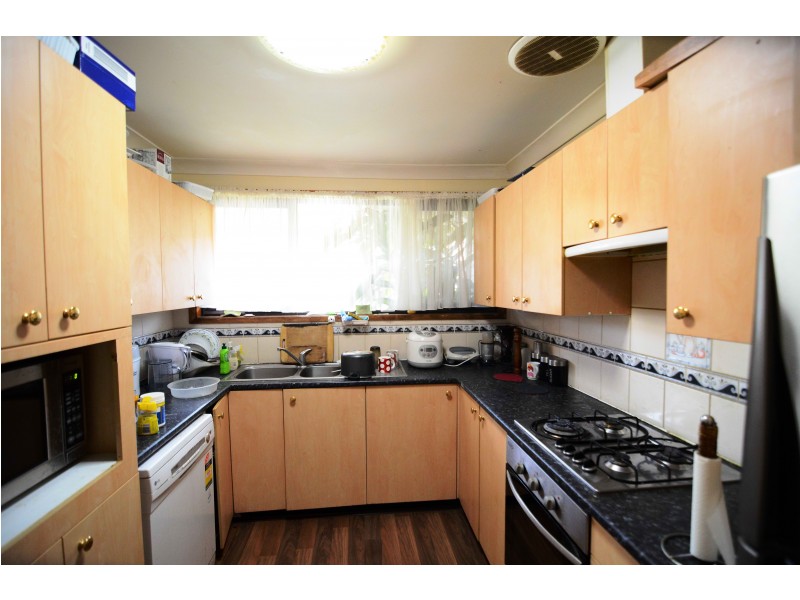 8/224 Harrow Rd, Glenfield NSW 2167