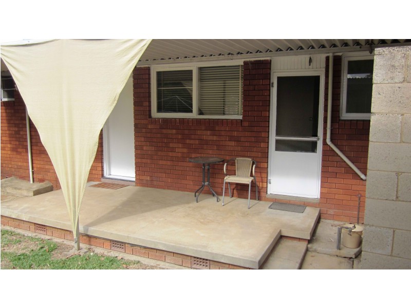 19 Harvey St, Macquarie Fields NSW 2564