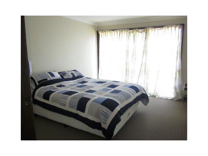 4/15 Hosking Cres, Glenfield NSW 2167