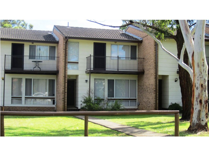 12/18 Belmont Rd, Glenfield NSW 2167