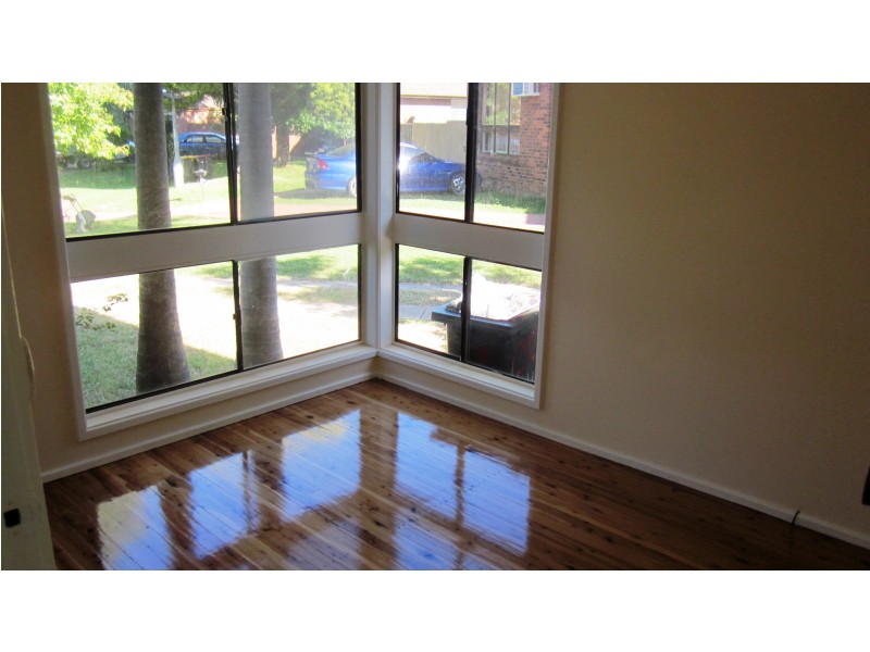 9 Motu Pl, Glenfield NSW 2167