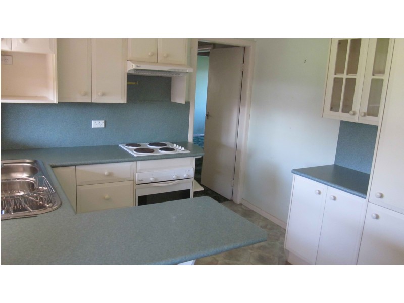 18 English St, Glenfield NSW 2167