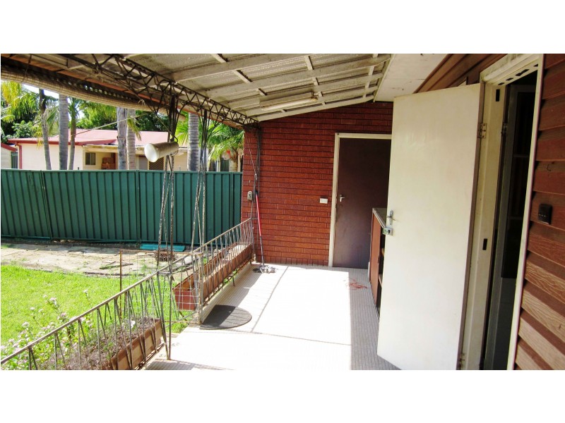 18 English St, Glenfield NSW 2167