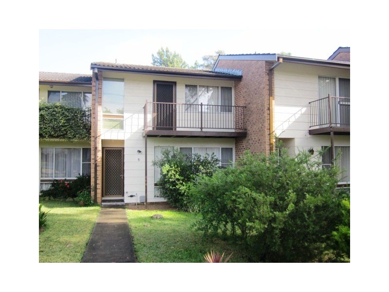 5/15 Hosking Cres, Glenfield NSW 2167