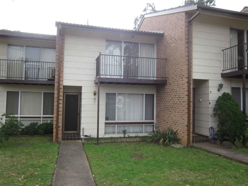 10/18 Belmont Rd, Glenfield NSW 2167
