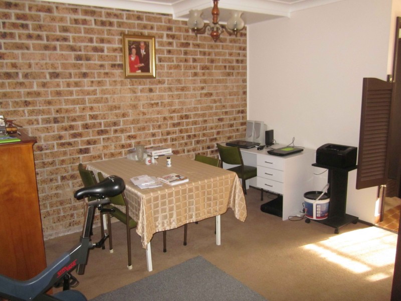 10/18 Belmont Rd, Glenfield NSW 2167