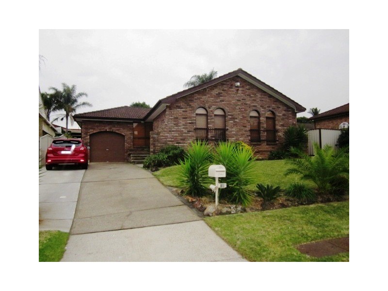 53 Trobriand Cres, Glenfield NSW 2167