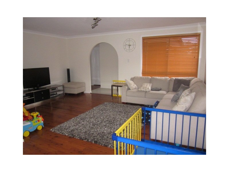 53 Trobriand Cres, Glenfield NSW 2167