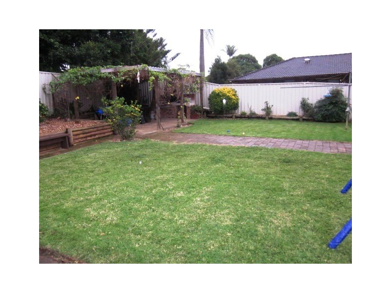 53 Trobriand Cres, Glenfield NSW 2167