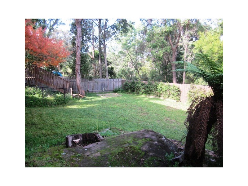 49 Woodlark Pl, Glenfield NSW 2167