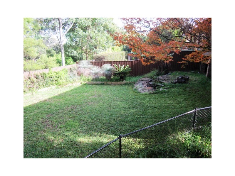 49 Woodlark Pl, Glenfield NSW 2167