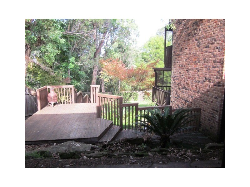 49 Woodlark Pl, Glenfield NSW 2167