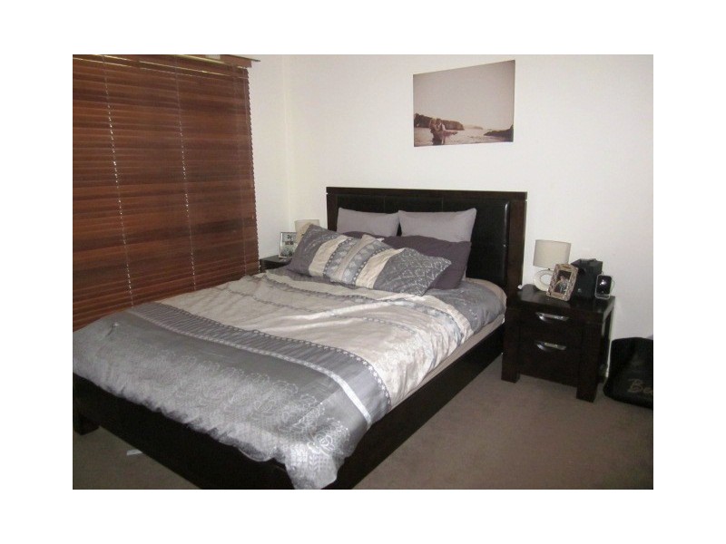 49 Woodlark Pl, Glenfield NSW 2167