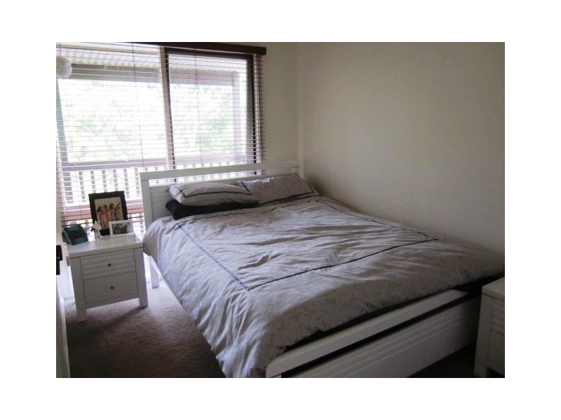 49 Woodlark Pl, Glenfield NSW 2167