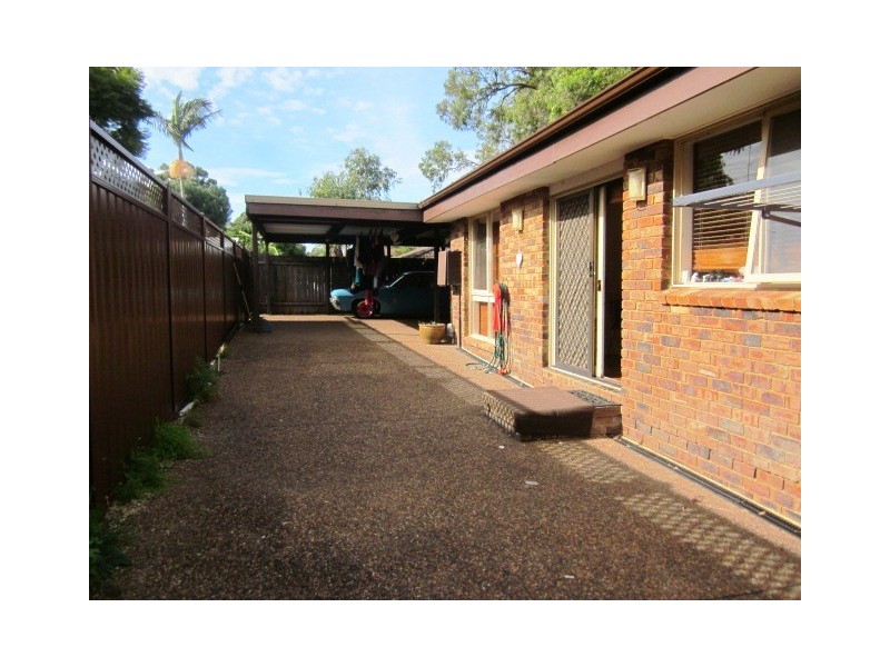 49 Woodlark Pl, Glenfield NSW 2167