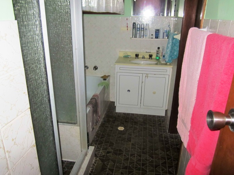 2 Fuchsia Cres, Macquarie Fields NSW 2564