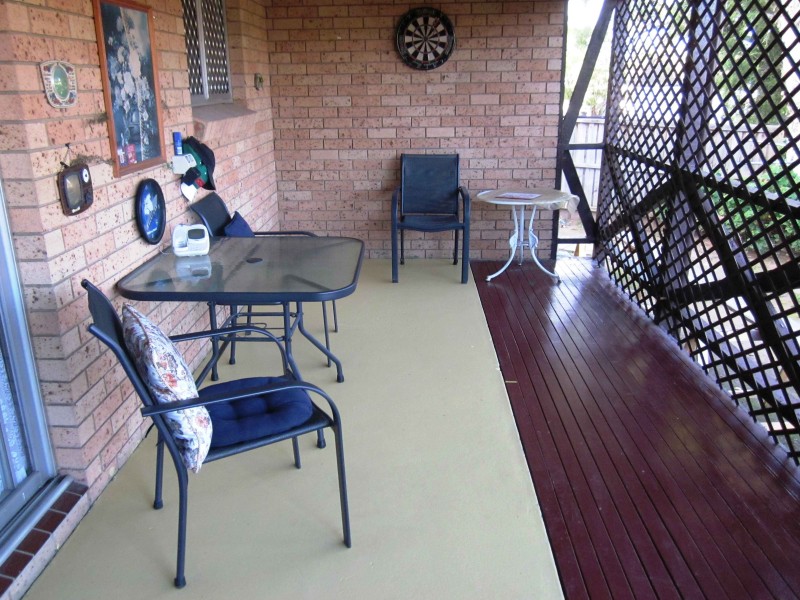 2 Fuchsia Cres, Macquarie Fields NSW 2564