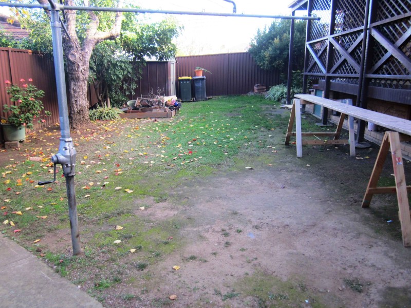 2 Fuchsia Cres, Macquarie Fields NSW 2564