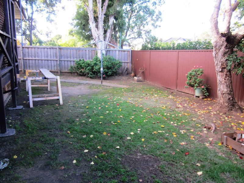 2 Fuchsia Cres, Macquarie Fields NSW 2564