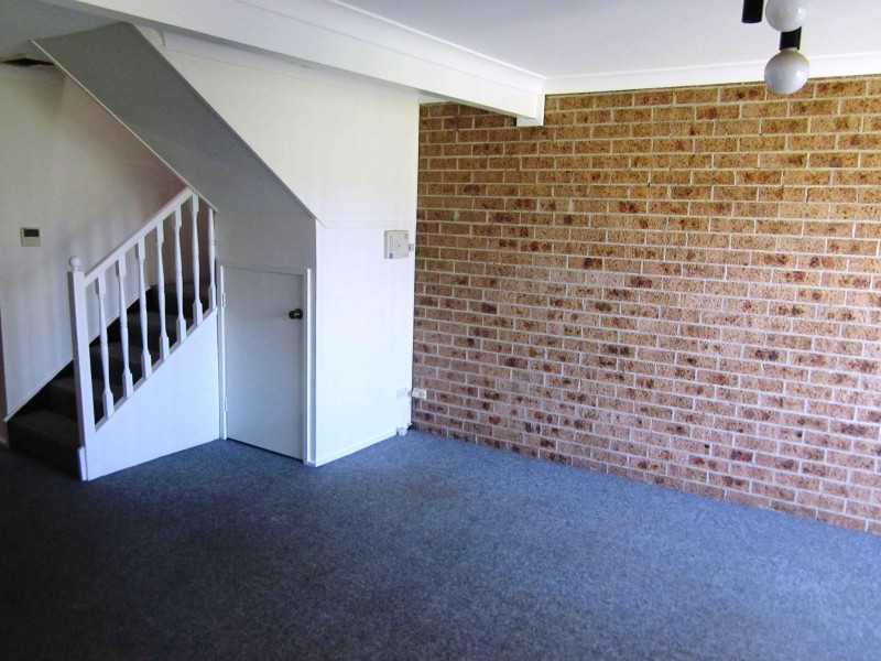 11/18 Belmont Rd, Glenfield NSW 2167