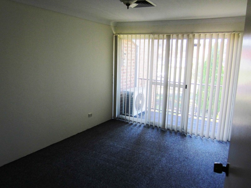 11/18 Belmont Rd, Glenfield NSW 2167