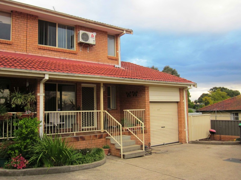 7/63 Canterbury Rd, Glenfield NSW 2167