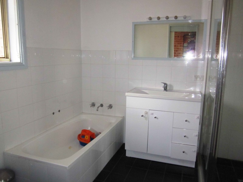 7/63 Canterbury Rd, Glenfield NSW 2167