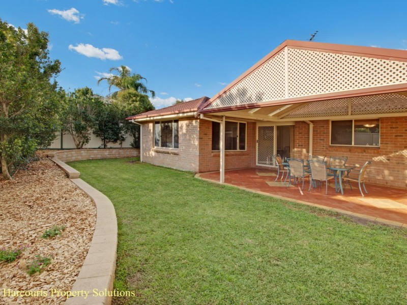 26 Woodlark Pl, Glenfield NSW 2167