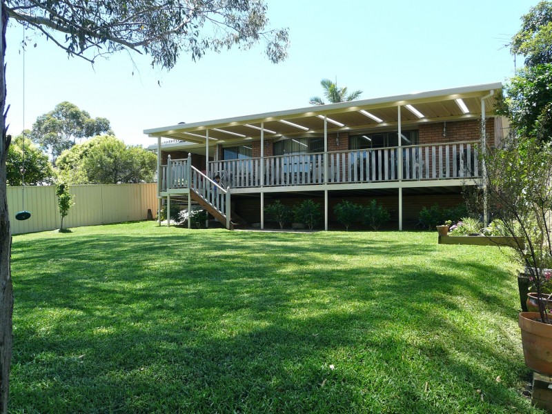 77 Canterbury Rd, Glenfield NSW 2167