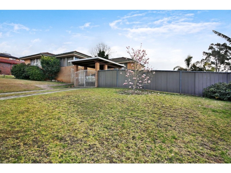 50 Manooka Cres, Bradbury NSW 2560