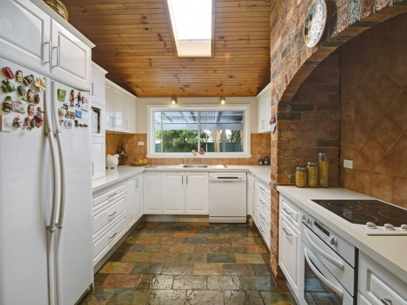 19 Adam Pl, Macquarie Fields NSW 2564