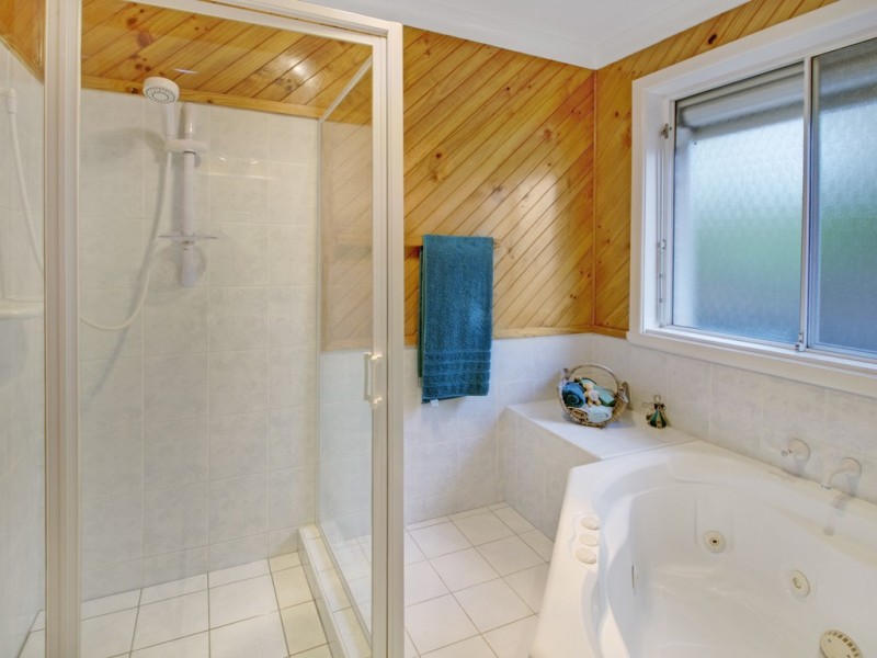 19 Adam Pl, Macquarie Fields NSW 2564