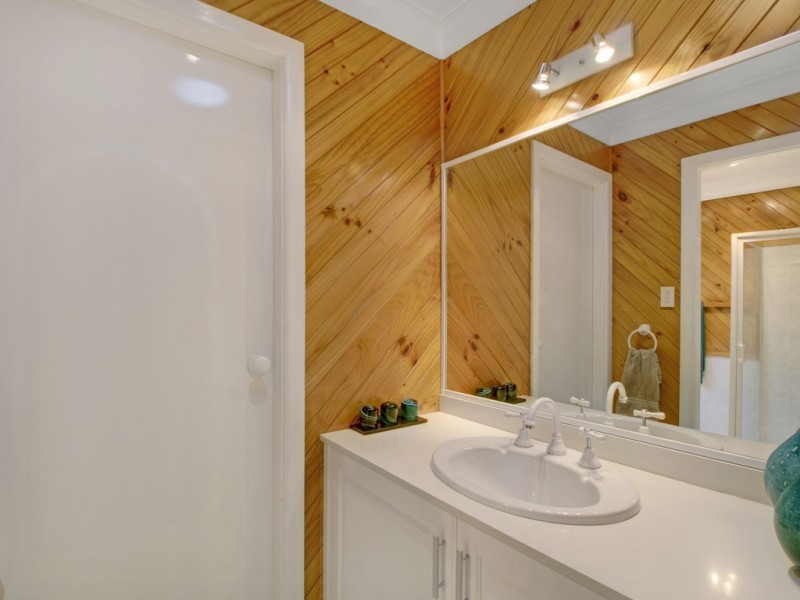 19 Adam Pl, Macquarie Fields NSW 2564