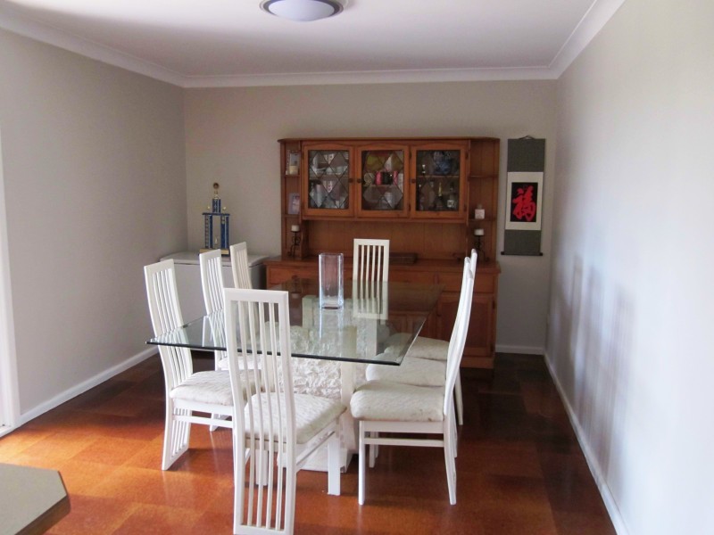 22 Fergusson St, Glenfield NSW 2167